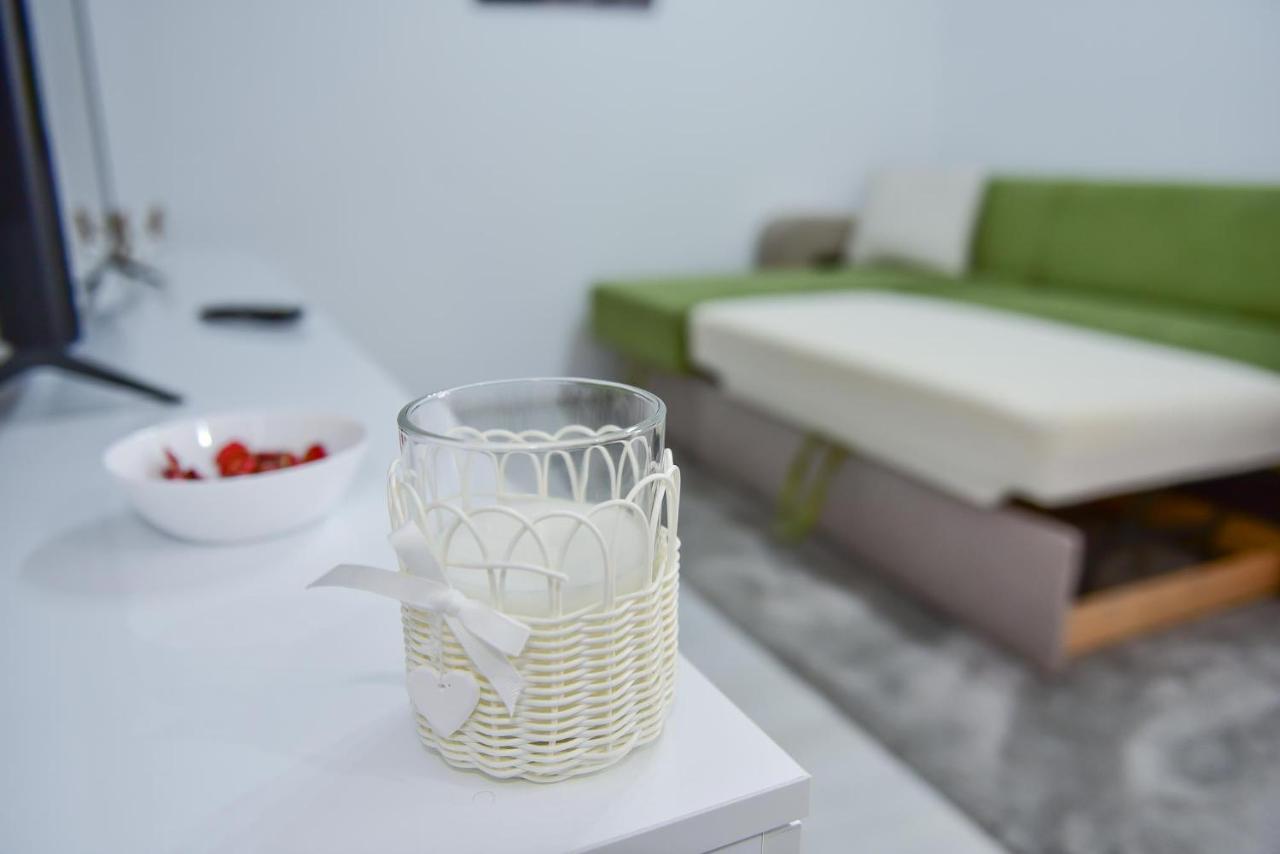Stylish Stay - Executive - Private Parking And Central Location ออราแด ภายนอก รูปภาพ
