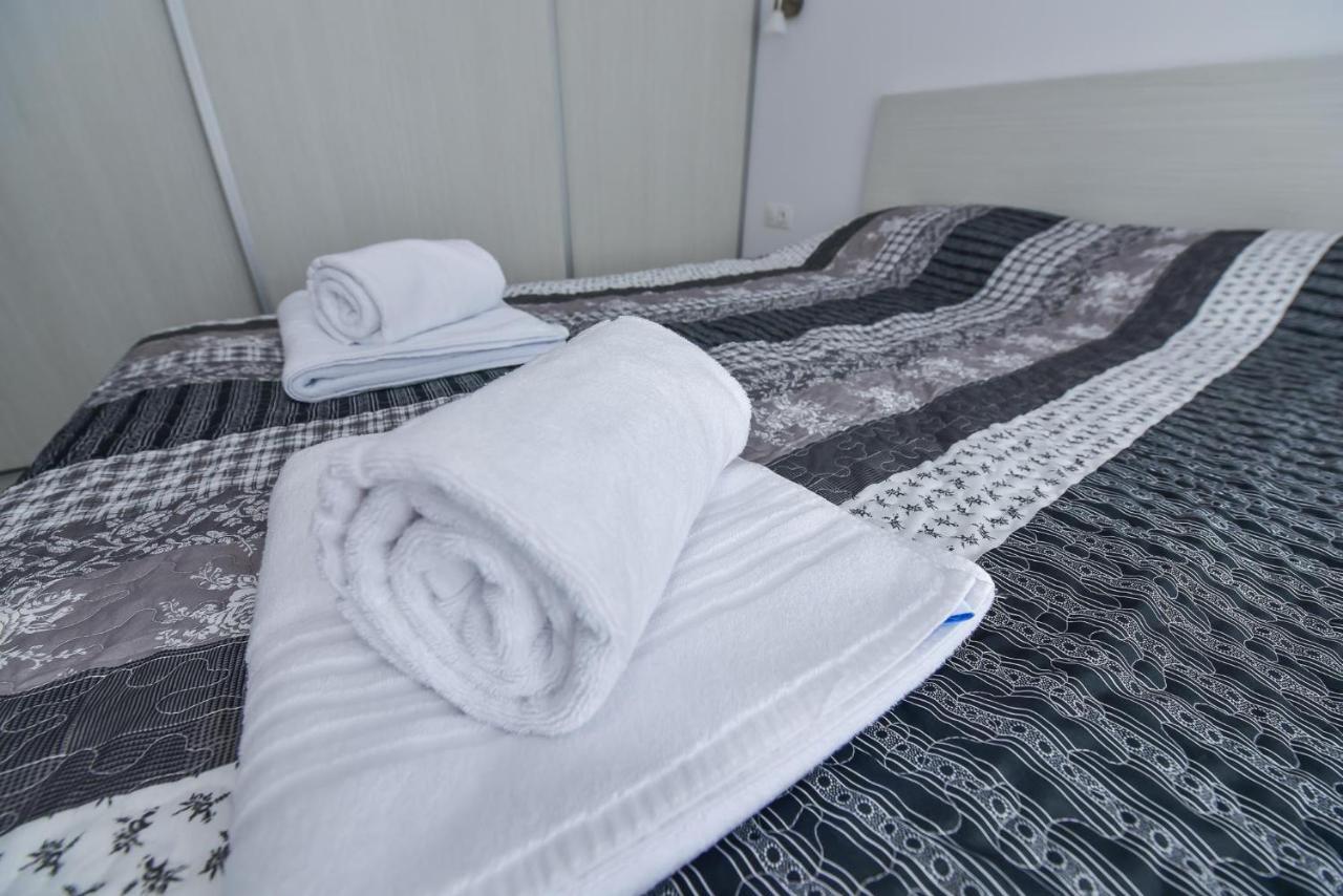 Stylish Stay - Executive - Private Parking And Central Location ออราแด ภายนอก รูปภาพ